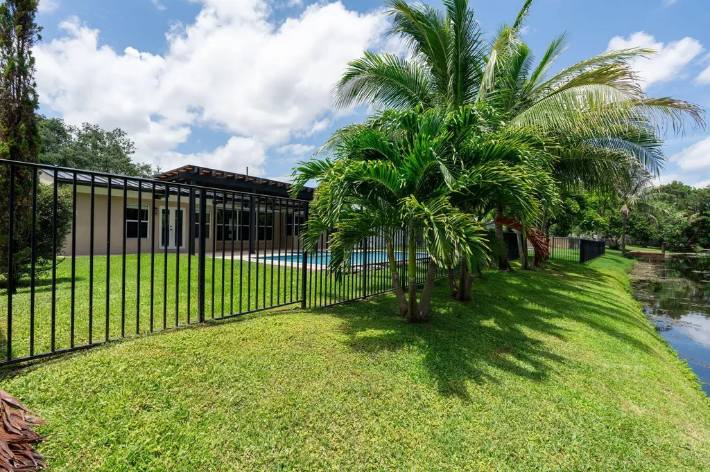 9200 SW 51st Place Cooper City FL 33328