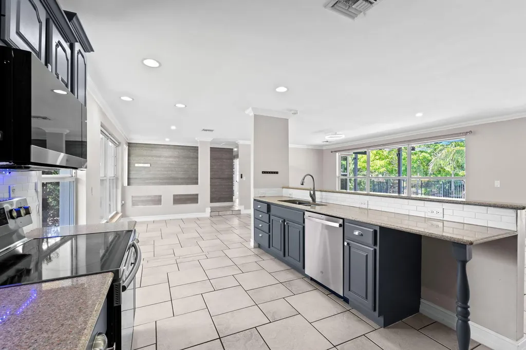 9200 SW 51st Place Cooper City FL 33328