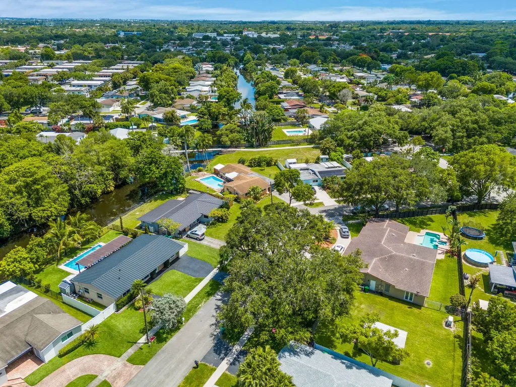 9200 SW 51st Place Cooper City FL 33328