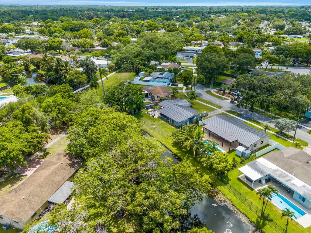 9200 SW 51st Place Cooper City FL 33328