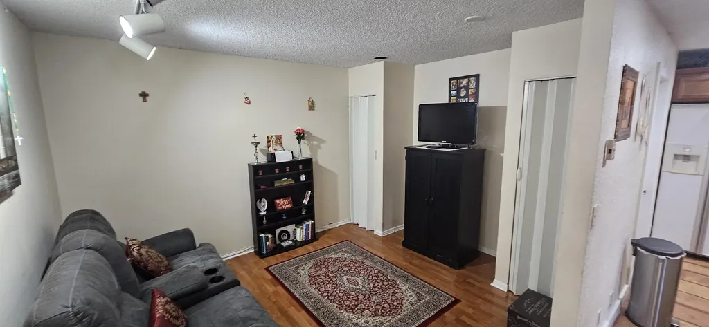 11453 Lakeview Drive Coral Springs FL 33071