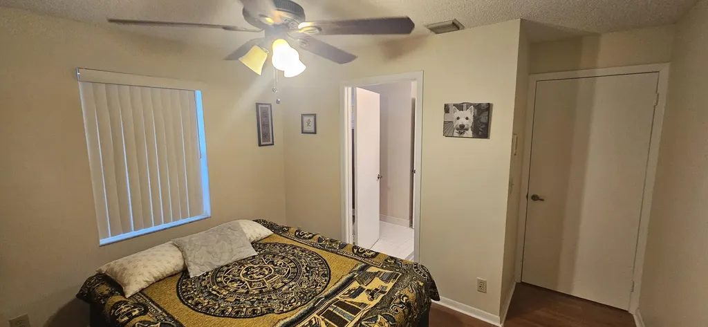 11453 Lakeview Drive Coral Springs FL 33071