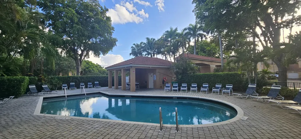 11453 Lakeview Drive Coral Springs FL 33071