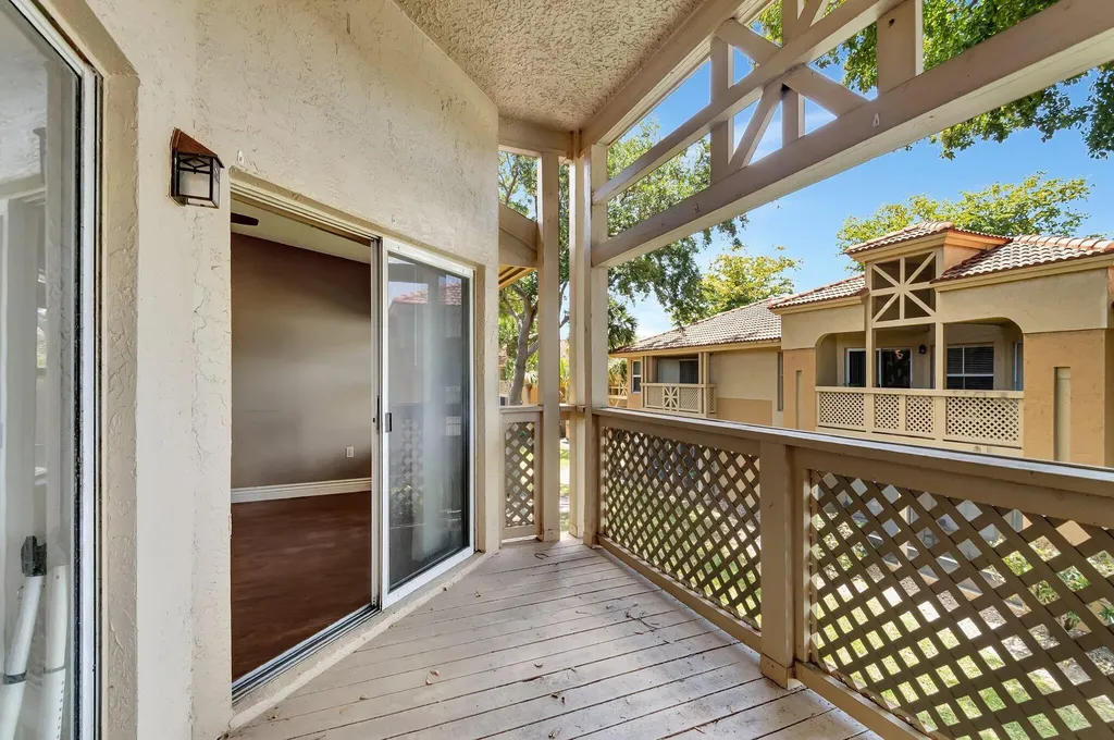 4847 Via Palm Lakes West Palm Beach FL 33417