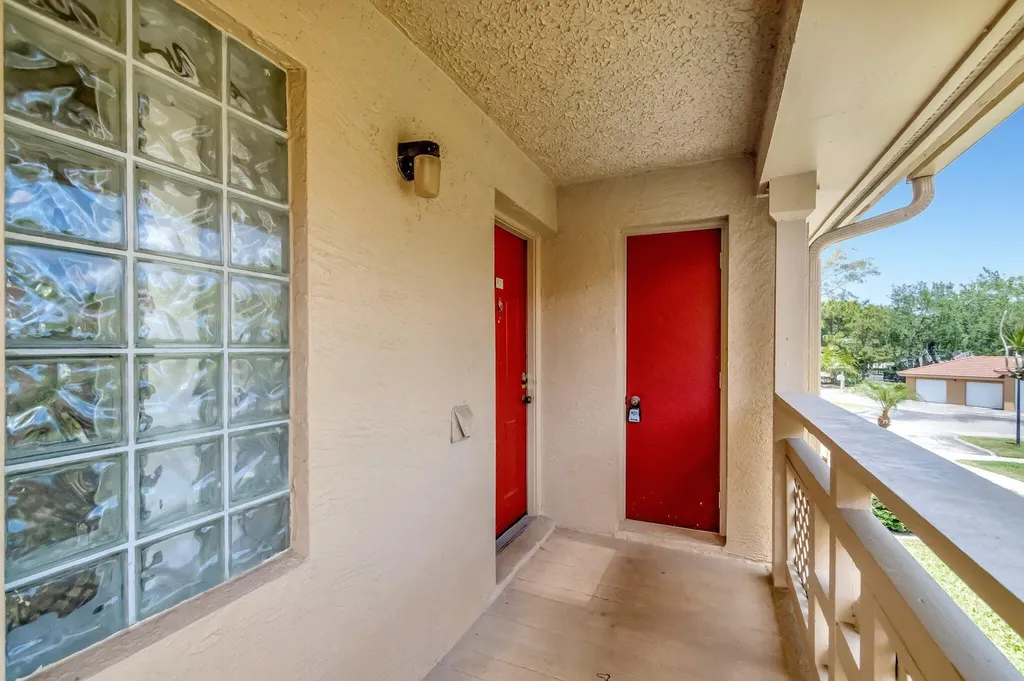 4847 Via Palm Lakes West Palm Beach FL 33417