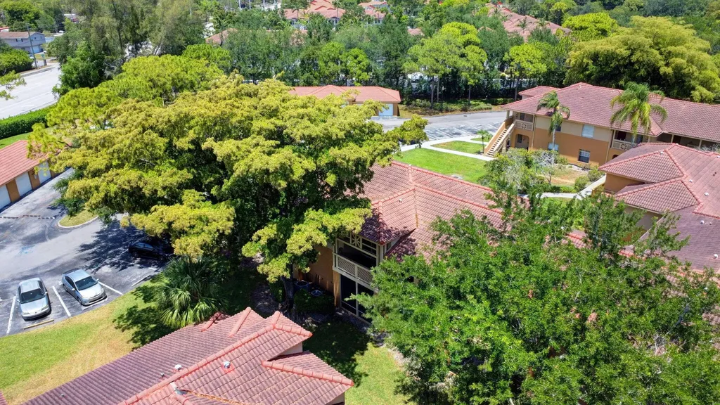 4847 Via Palm Lakes West Palm Beach FL 33417