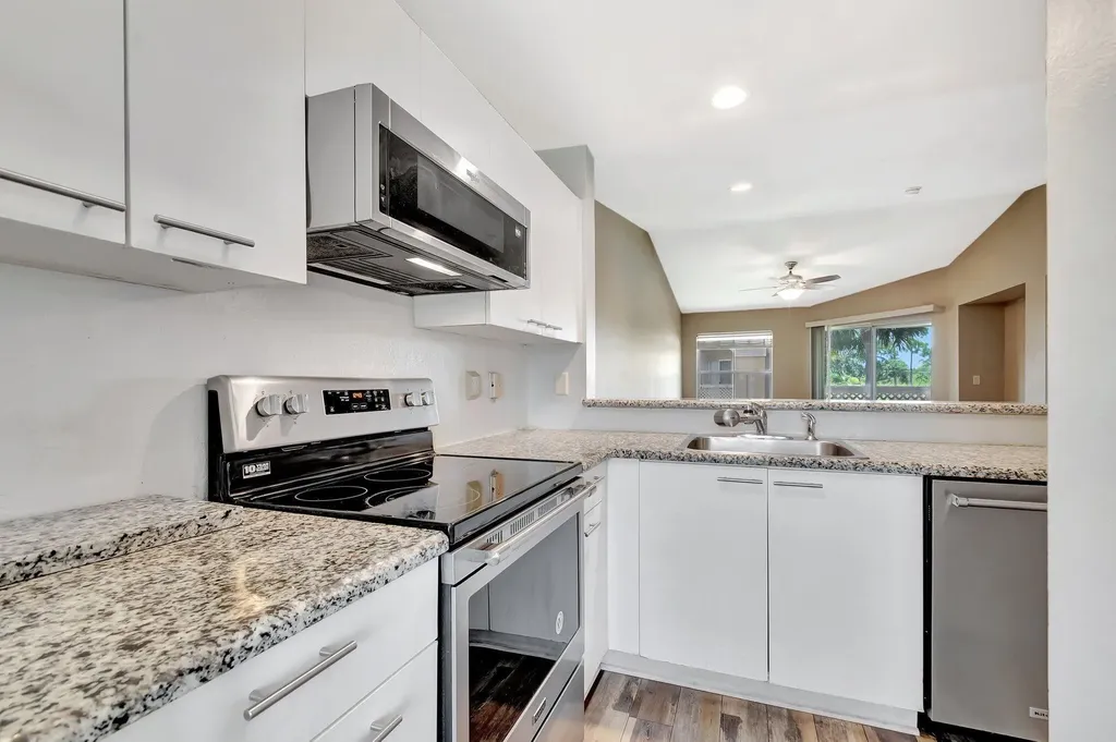 4847 Via Palm Lakes West Palm Beach FL 33417