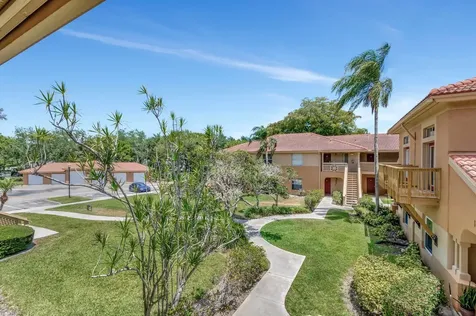 4847 Via Palm Lakes West Palm Beach FL 33417