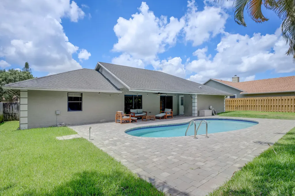 542 Indigo Avenue Wellington FL 33414