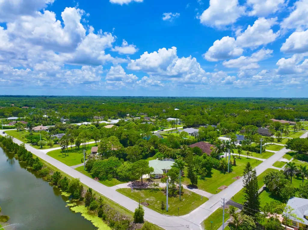 12037 Temple Boulevard The Acreage FL 33412
