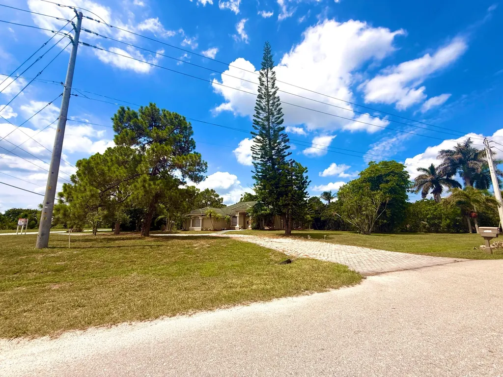 12037 Temple Boulevard The Acreage FL 33412