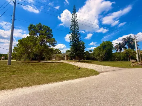 12037 Temple Boulevard The Acreage FL 33412