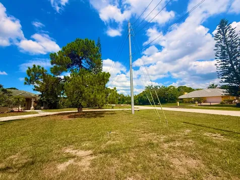 12037 Temple Boulevard The Acreage FL 33412