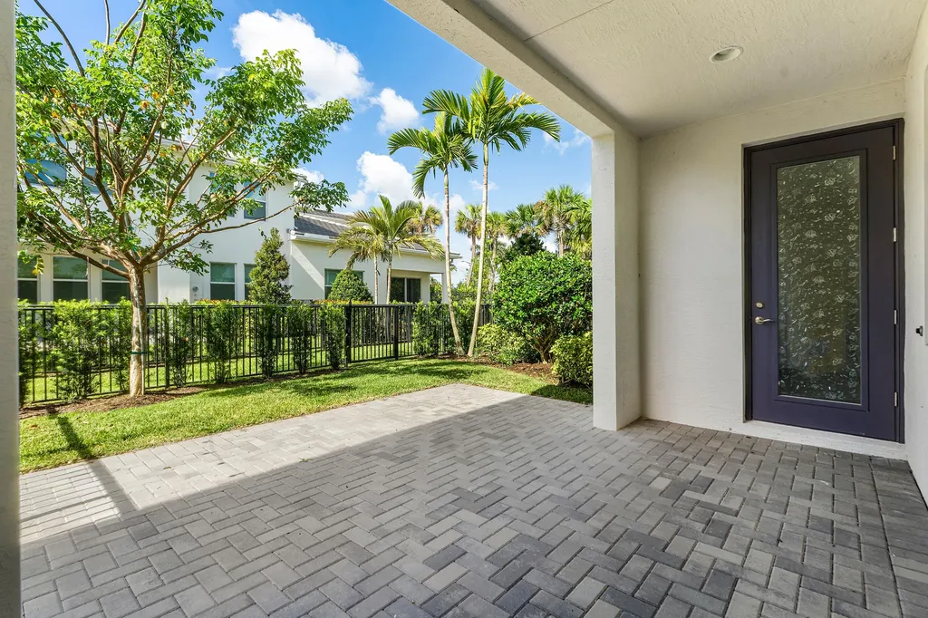 16474 Helix Court The Acreage FL 33470