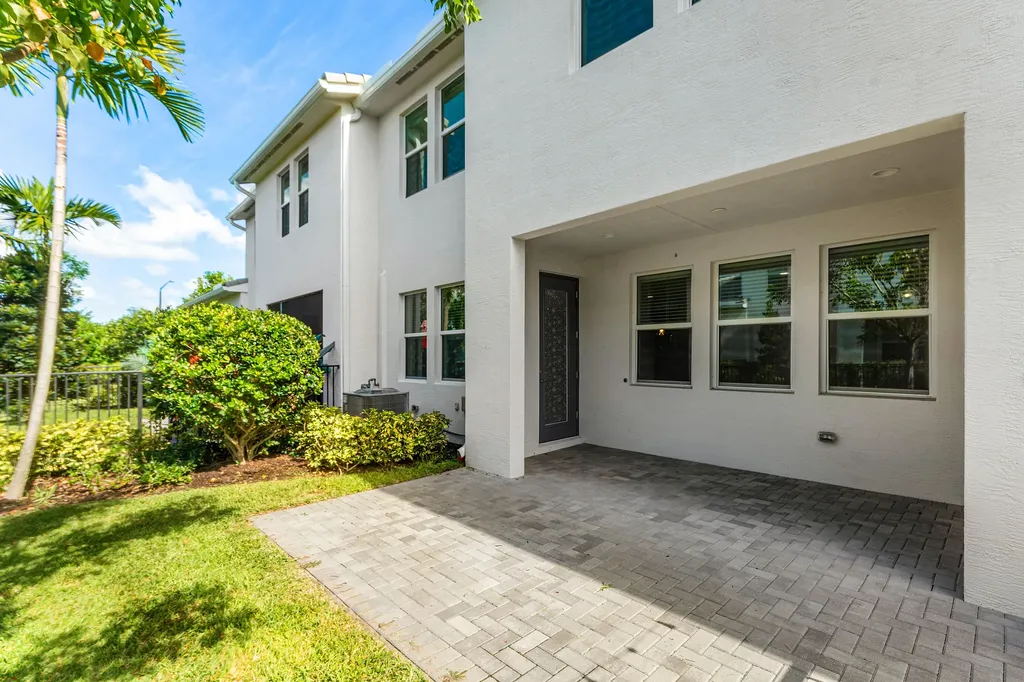 16474 Helix Court The Acreage FL 33470