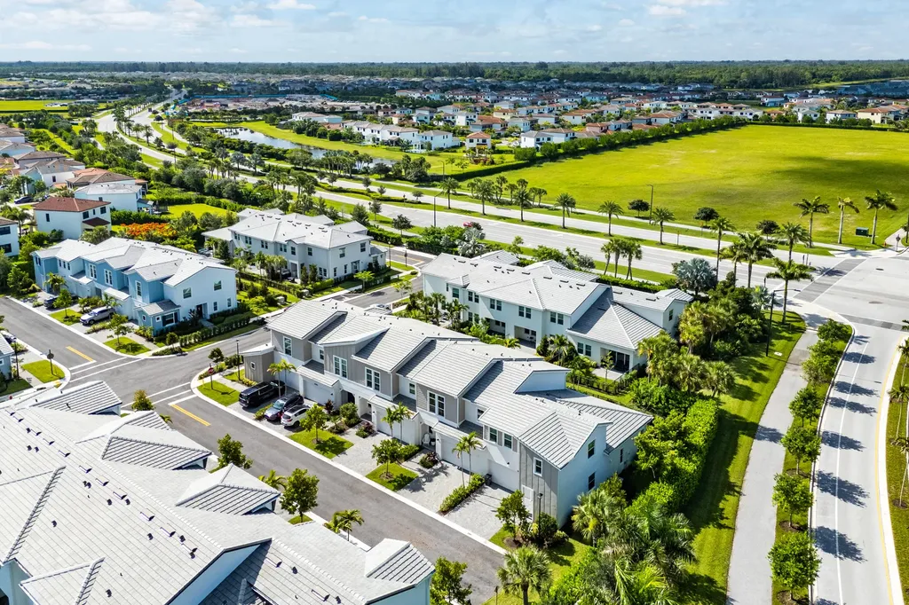 16474 Helix Court The Acreage FL 33470