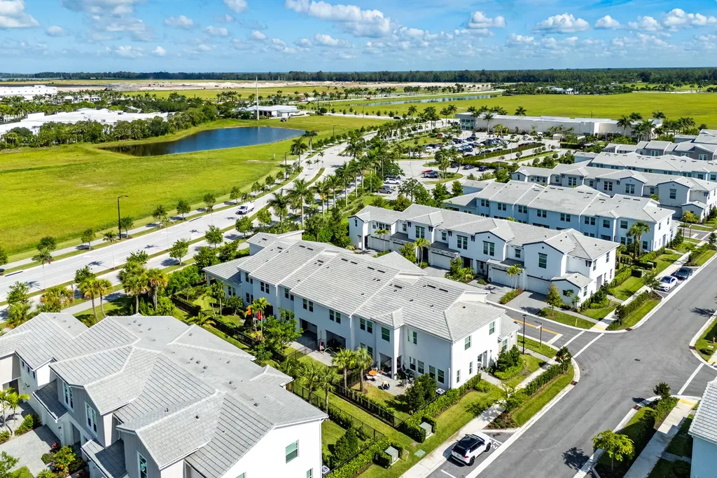 16474 Helix Court The Acreage FL 33470