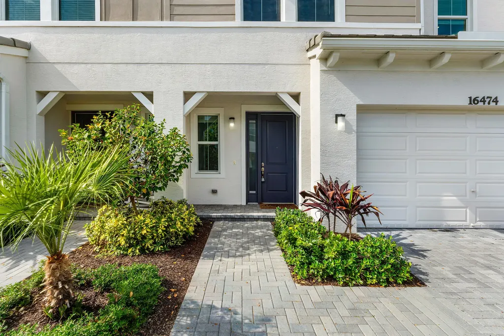 16474 Helix Court The Acreage FL 33470