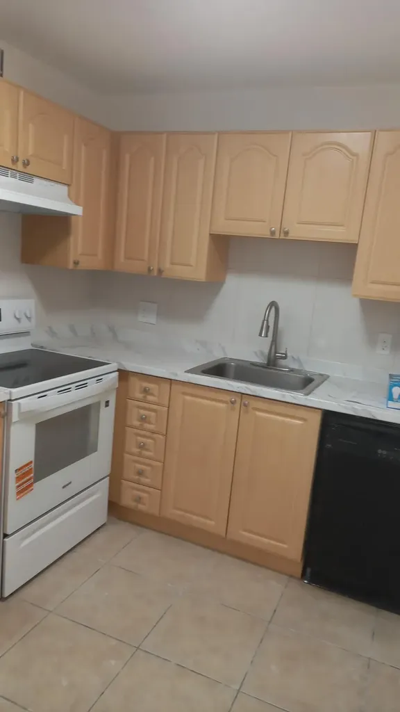 4165 SW 67th Avenue Davie FL 33314