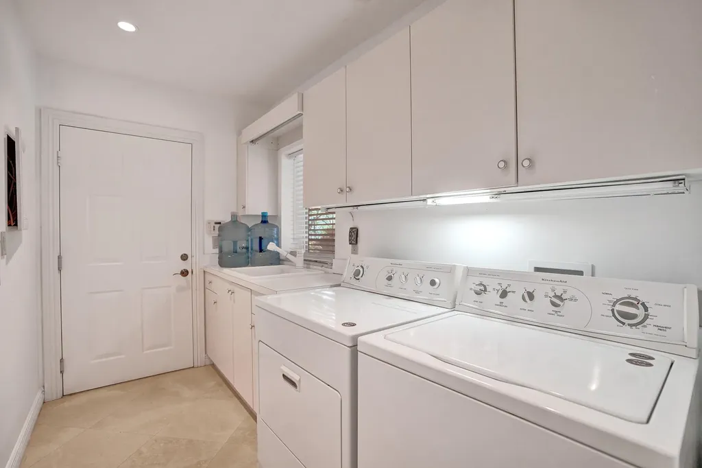 449 Isle Of Palms Drive Fort Lauderdale FL 33301
