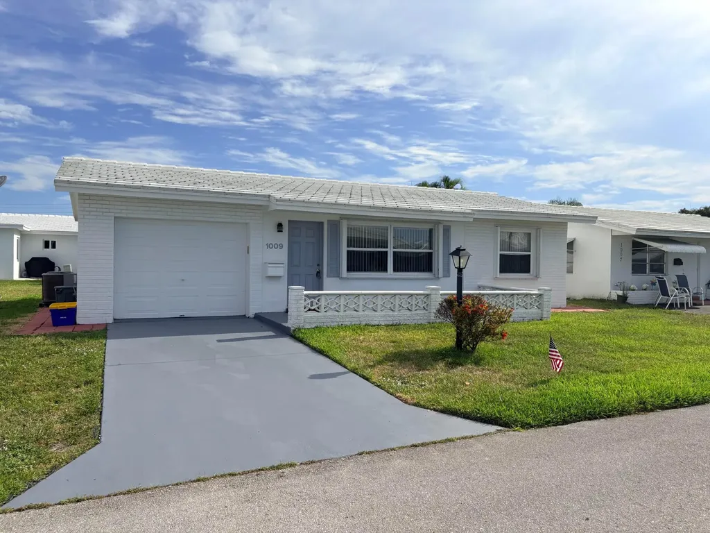 1009 SW 3rd Way Boynton Beach FL 33426
