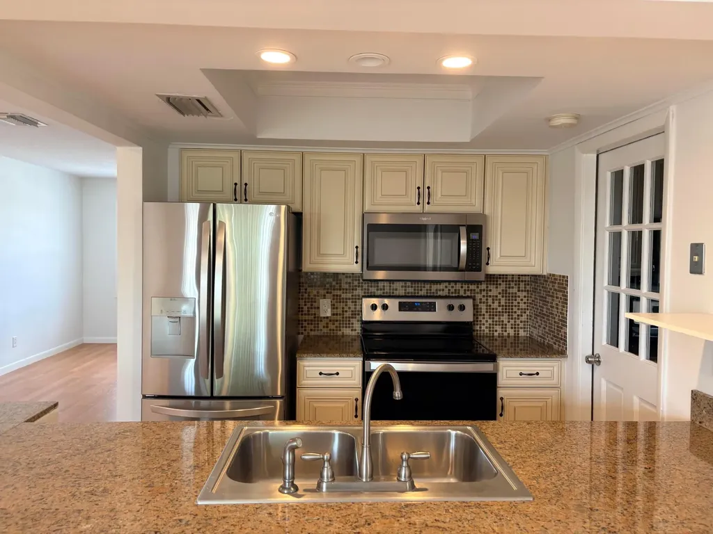 1009 SW 3rd Way Boynton Beach FL 33426