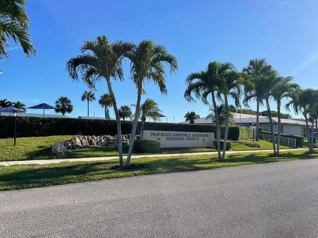 1009 SW 3rd Way Boynton Beach FL 33426