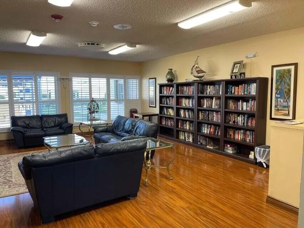 1009 SW 3rd Way Boynton Beach FL 33426