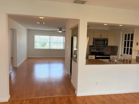 1009 SW 3rd Way Boynton Beach FL 33426