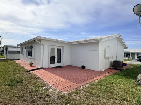 1009 SW 3rd Way Boynton Beach FL 33426