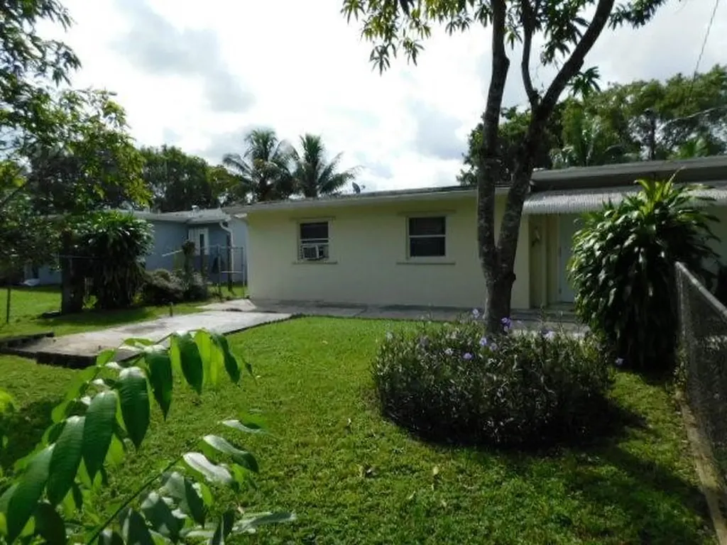 9459 SW 52nd Court Cooper City FL 33328