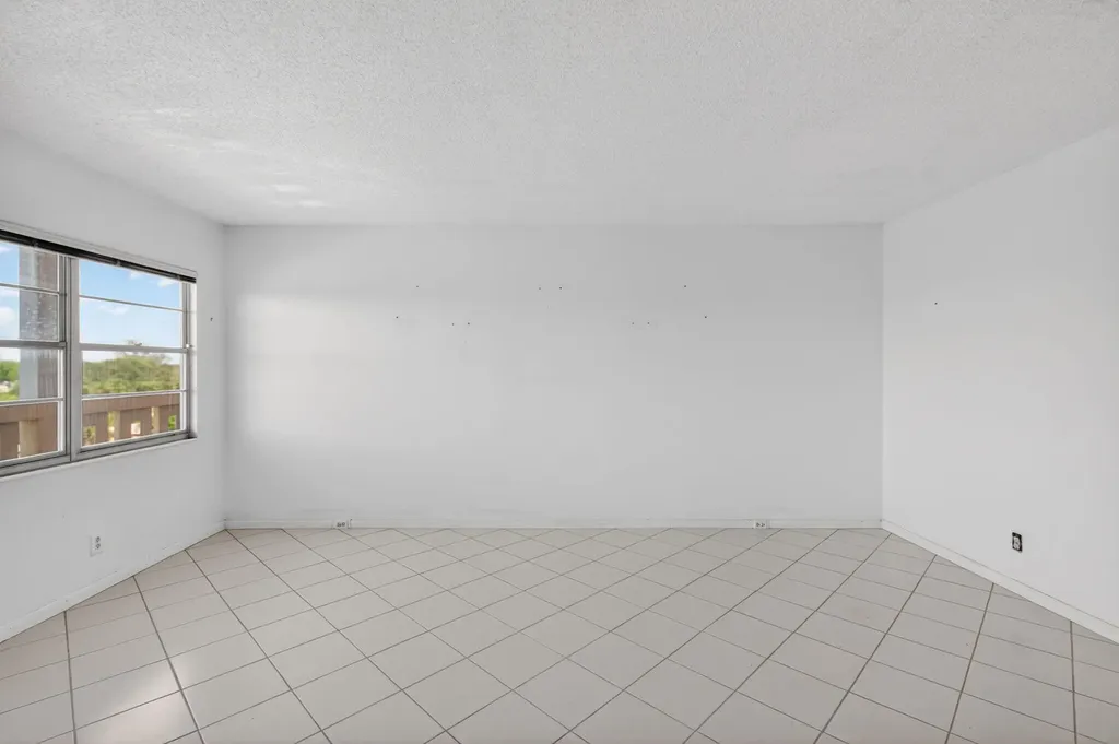 4059 Guildford D Boca Raton FL 33434