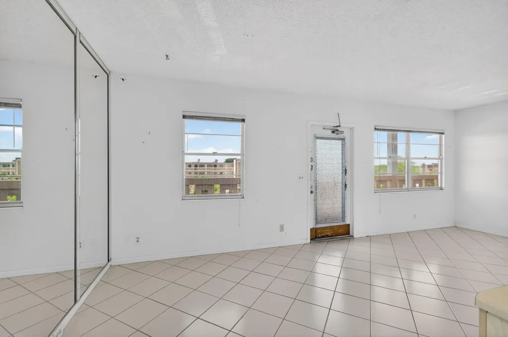 4059 Guildford D Boca Raton FL 33434