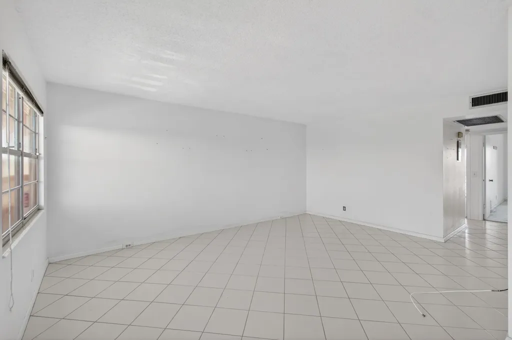 4059 Guildford D Boca Raton FL 33434