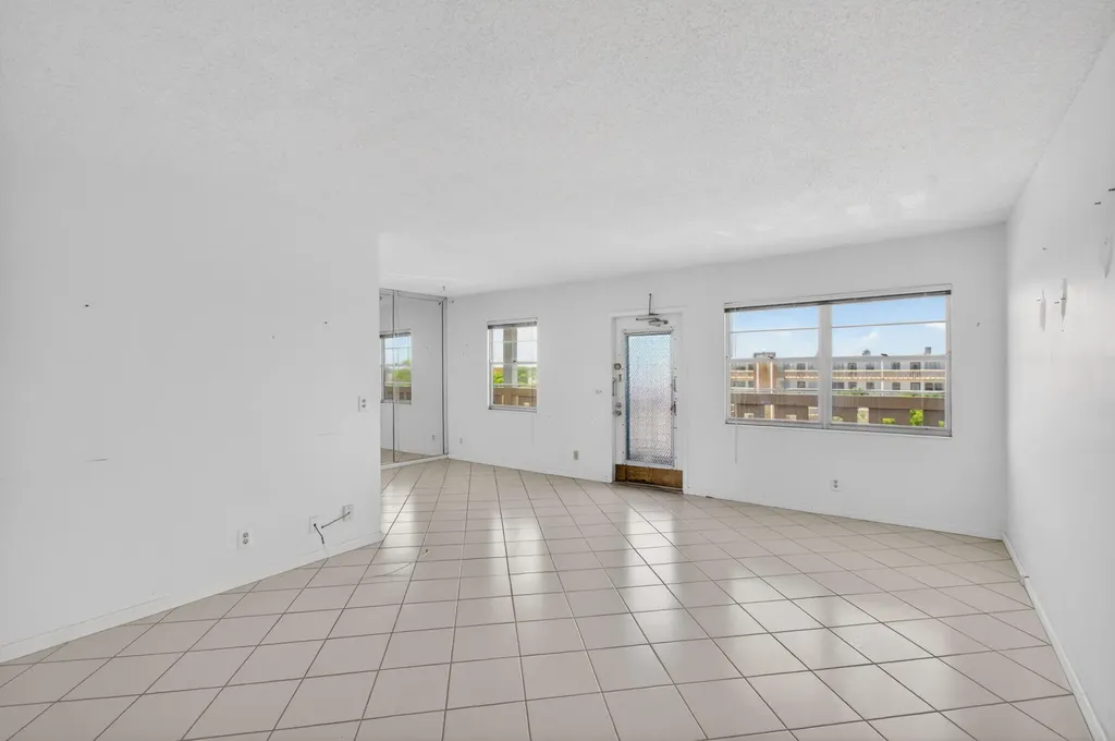 4059 Guildford D Boca Raton FL 33434