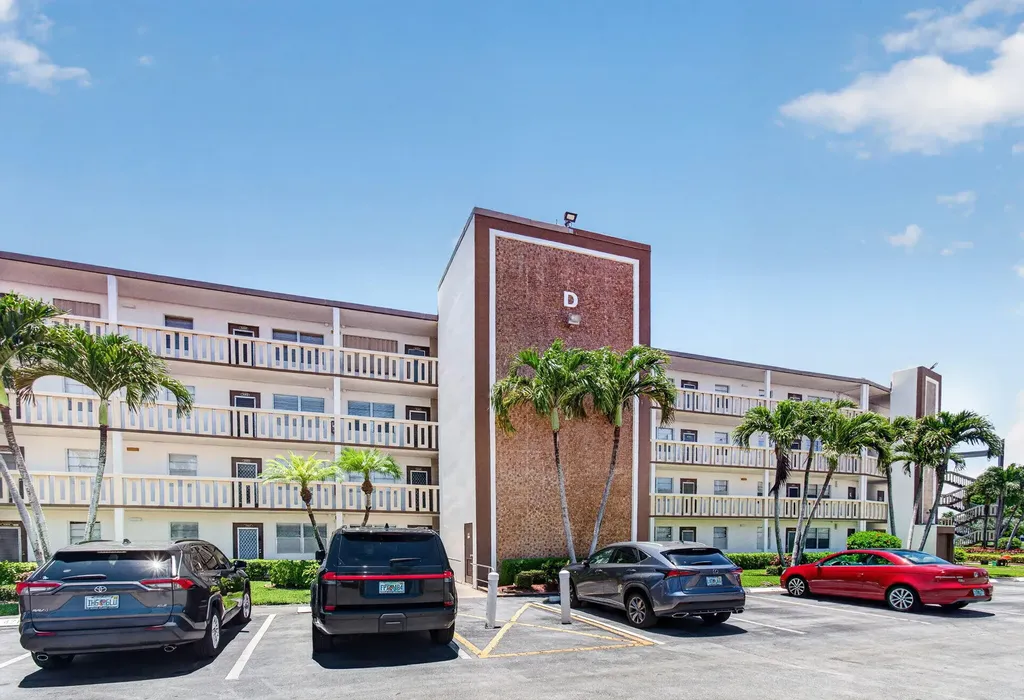 4059 Guildford D Boca Raton FL 33434