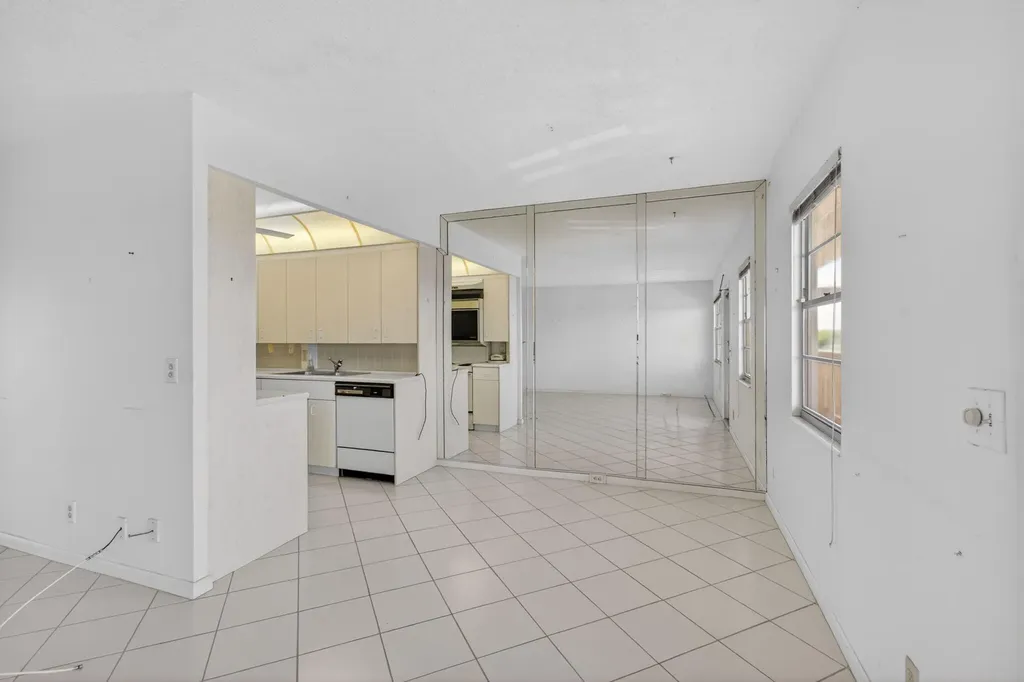 4059 Guildford D Boca Raton FL 33434