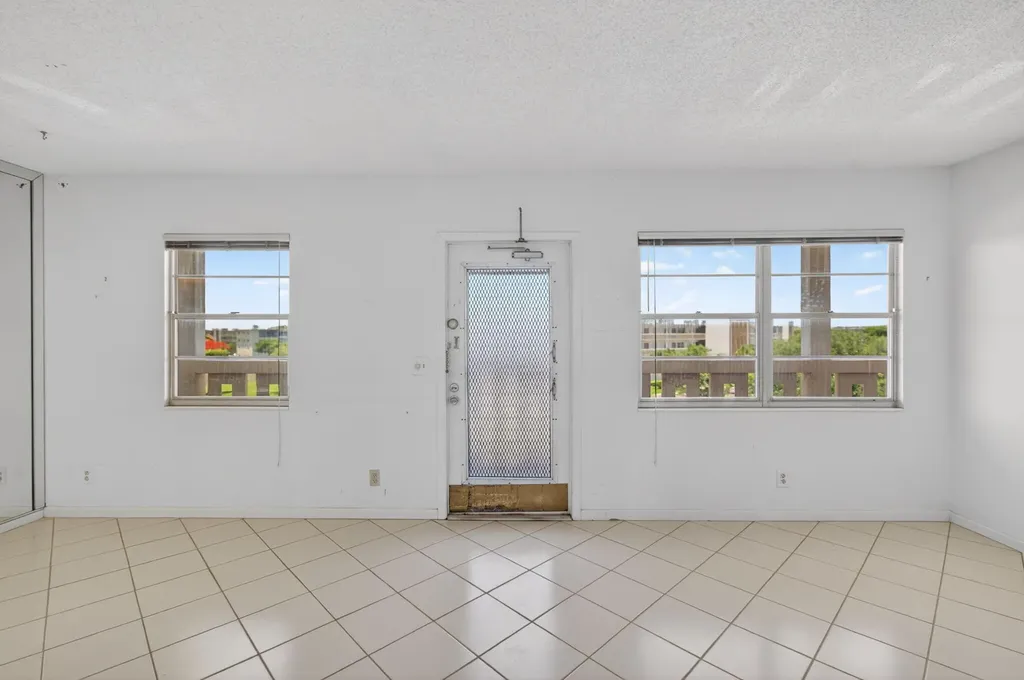 4059 Guildford D Boca Raton FL 33434
