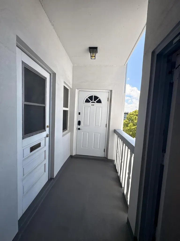 608 NE 2nd Street Dania Beach FL 33004