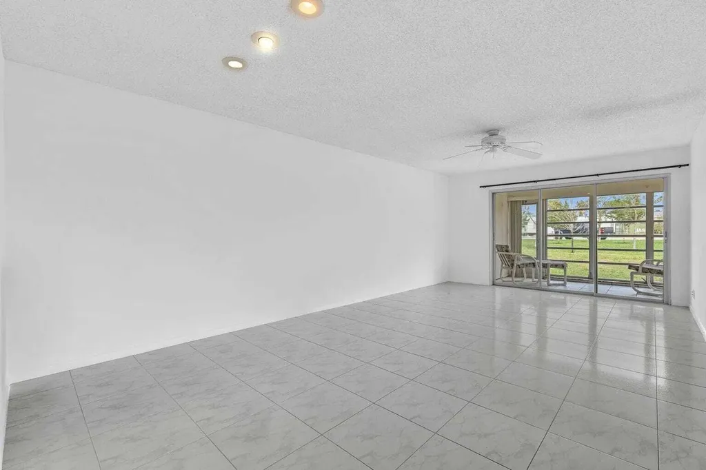13721 Flora Place Delray Beach FL 33484