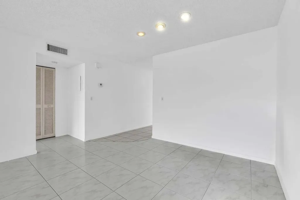 13721 Flora Place Delray Beach FL 33484