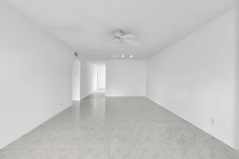 13721 Flora Place Delray Beach FL 33484