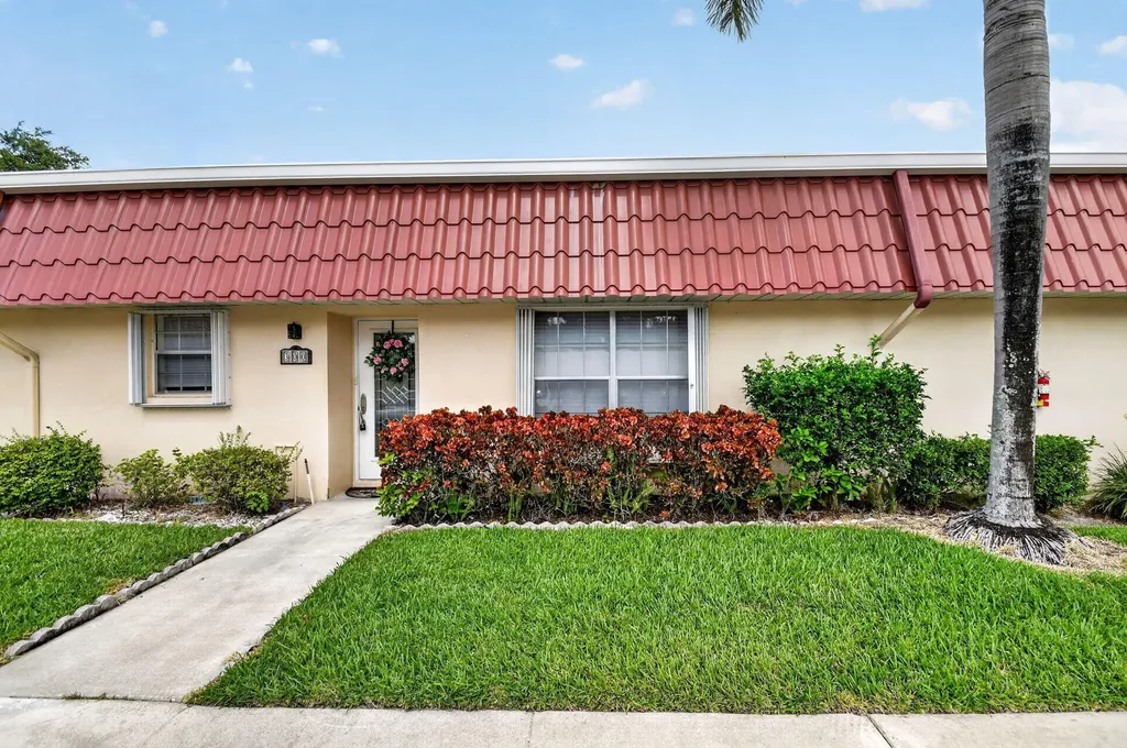 300 Cape Cod Circle Lake Worth FL 33467