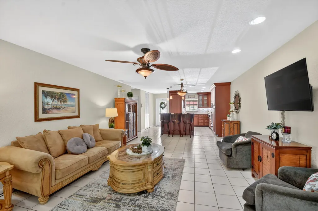 300 Cape Cod Circle Lake Worth FL 33467