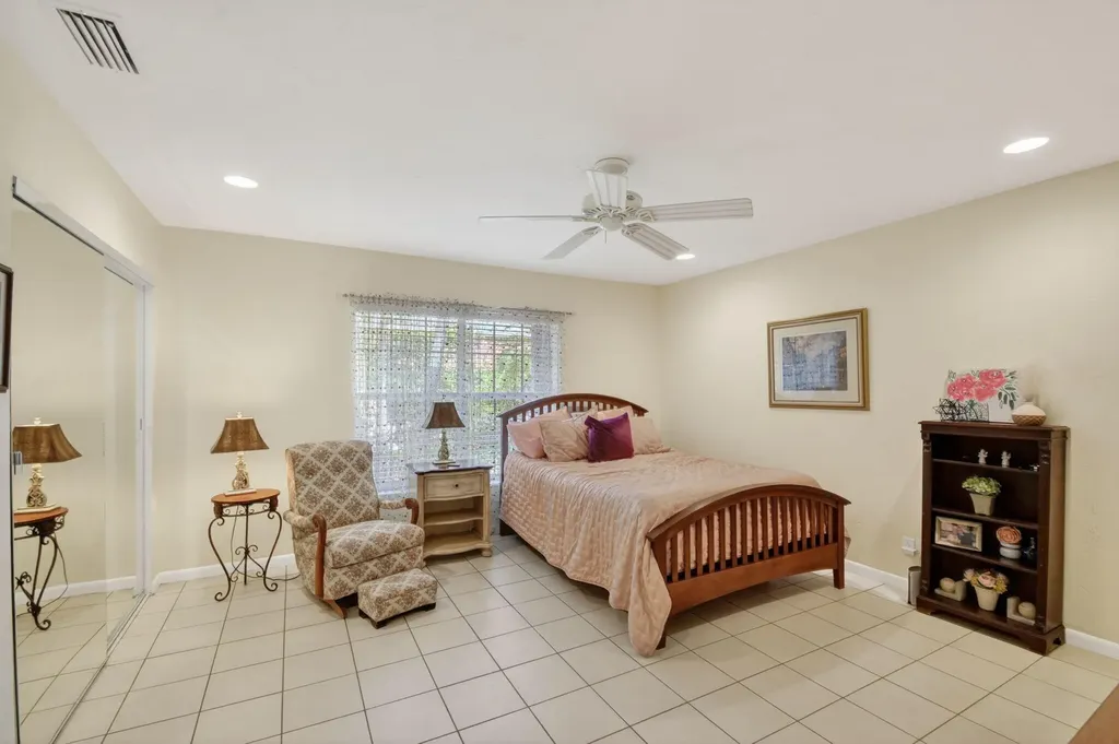 300 Cape Cod Circle Lake Worth FL 33467