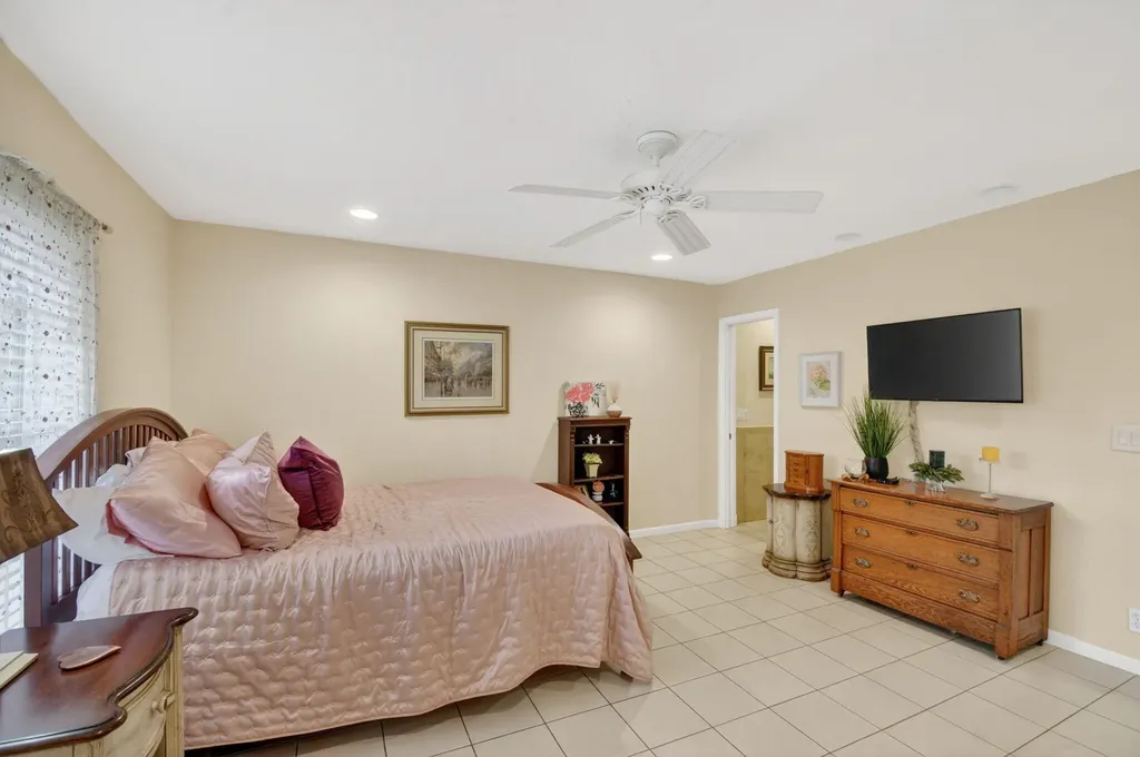 300 Cape Cod Circle Lake Worth FL 33467