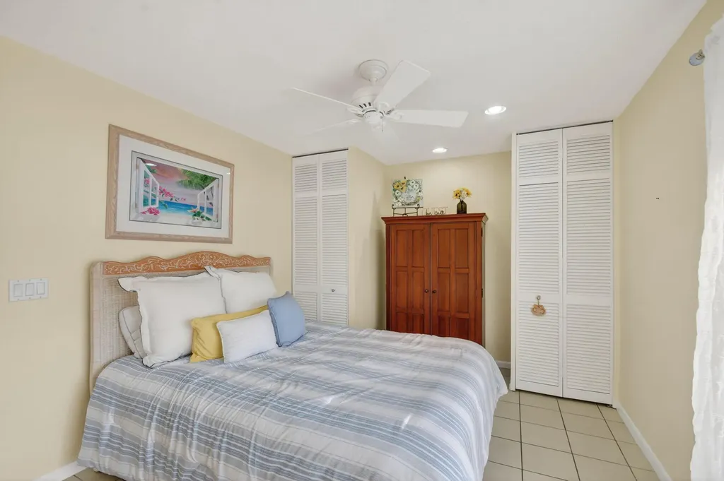 300 Cape Cod Circle Lake Worth FL 33467