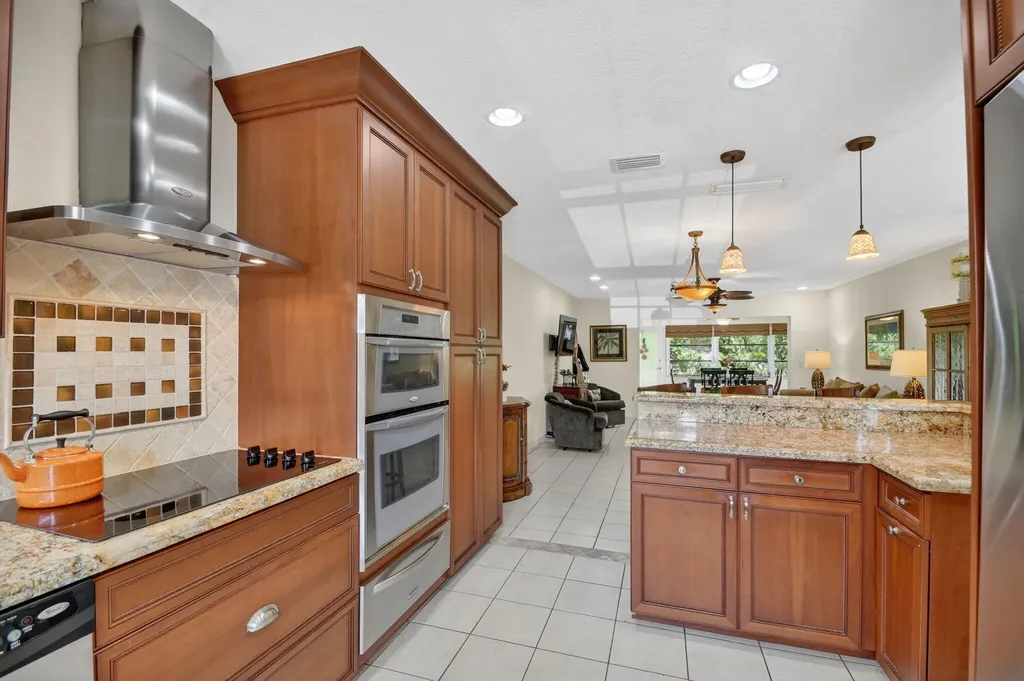300 Cape Cod Circle Lake Worth FL 33467