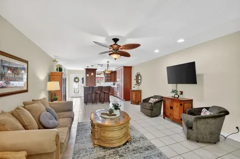 300 Cape Cod Circle Lake Worth FL 33467