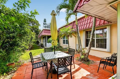 300 Cape Cod Circle Lake Worth FL 33467